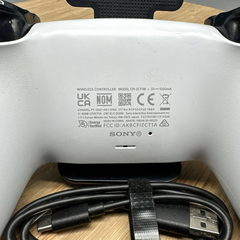Sony PS5 Playstation 5 DualSense Wireless Controller White With Charger Cable